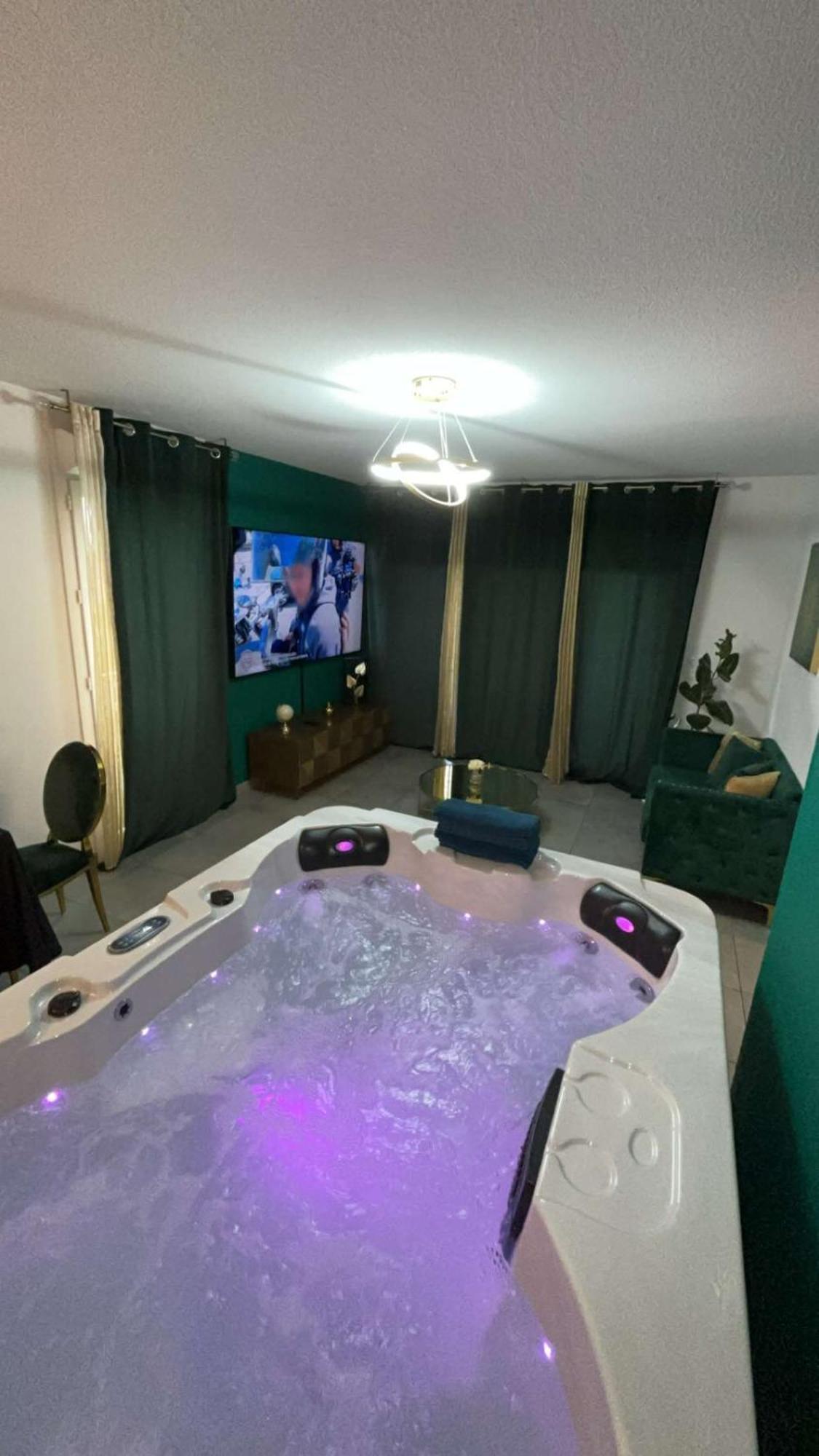 Suite Jacuzzi "Spa Privatif " Appartement Jacuzzi Toulouse Exterior foto